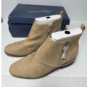 Universal Thread Marlis Taupe Boots Size 6.5 New With Tags